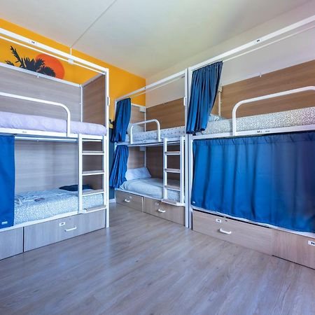 The Macarena Beach Hostel Лагуш Экстерьер фото