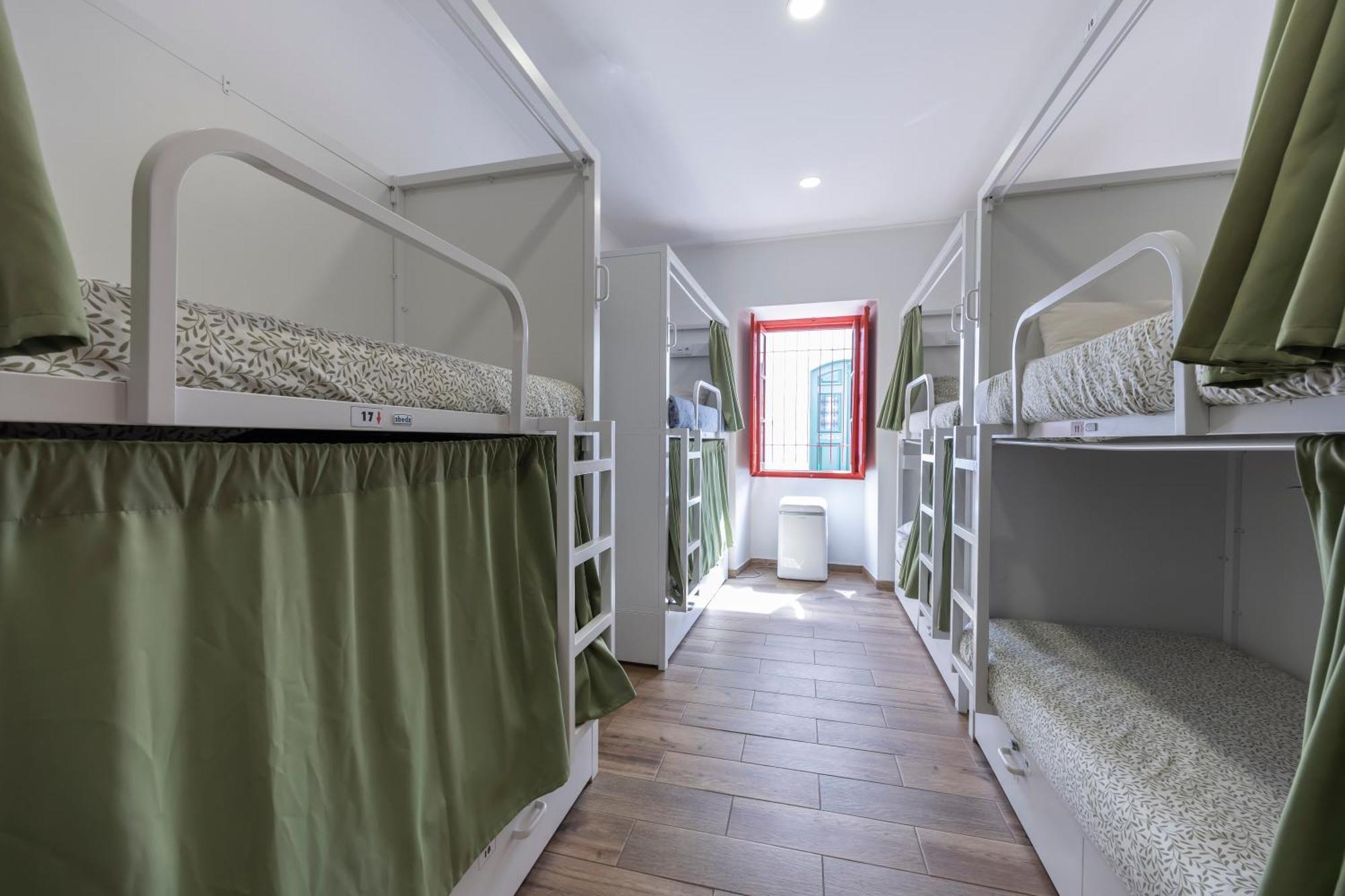 The Macarena Beach Hostel Лагуш Экстерьер фото